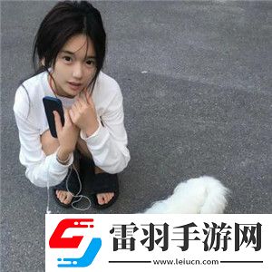 剛?cè)胨杏X巨大的東西在動(dòng)
