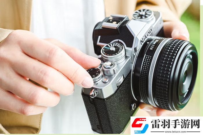 復古經典膠片數(shù)碼相機尼康Zfc