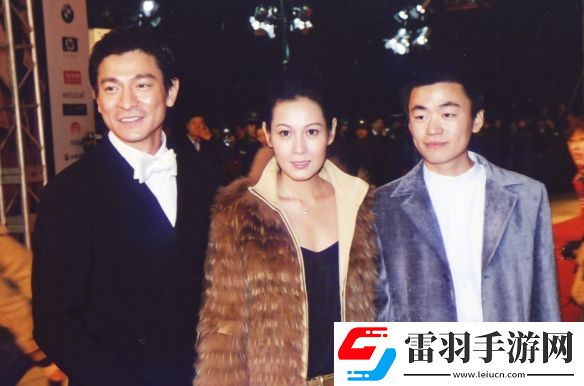 王寶強(qiáng)微博曬與劉德華劉若英19年前合照！回憶滿滿