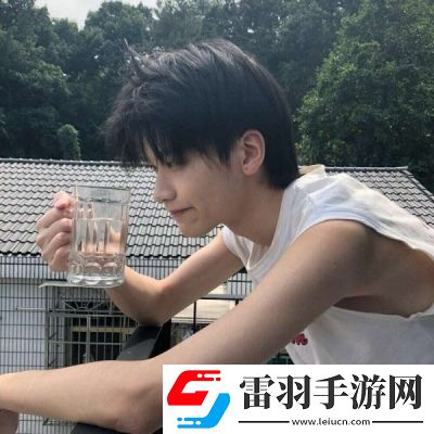 ins風(fēng)超拽帥氣男生頭像2021氣場相合的兩個人發(fā)自內(nèi)心的互相吸引