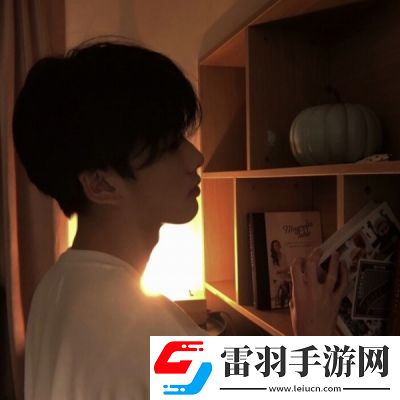 ins風(fēng)超拽帥氣男生頭像2021氣場相合的兩個人發(fā)自內(nèi)心的互相吸引