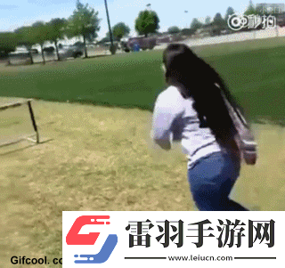 炎炎夏日再窮不能沒空調(diào)妹子驚嘆你連風(fēng)油精都不如