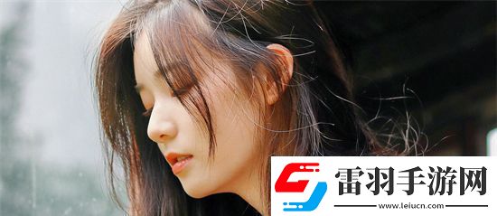 游泳館里的兩個(gè)教練孟月月
