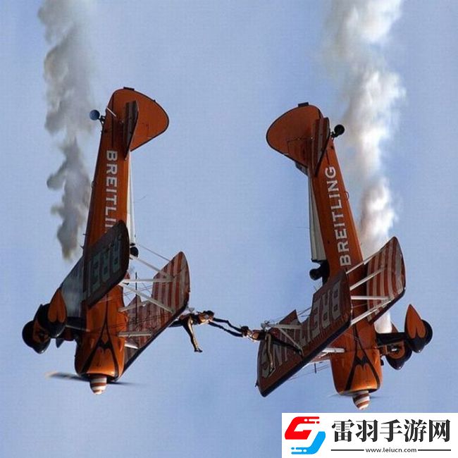 周二搞笑內涵圖美女健身房碰到變態(tài)好尷尬