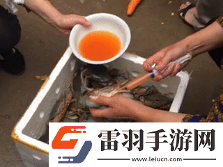 周二搞笑內涵圖美女健身房碰到變態(tài)好尷尬