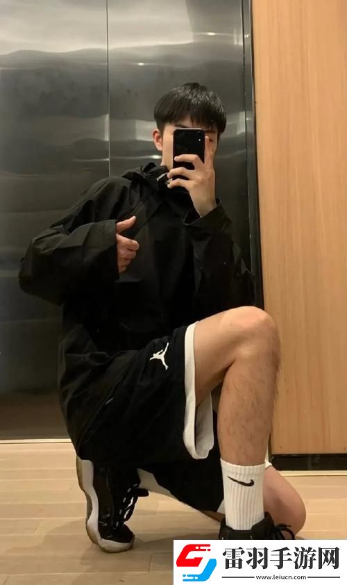 帥氣體育生Gary演繹荒誕派揭秘游戲解說圈的獨(dú)門秘技