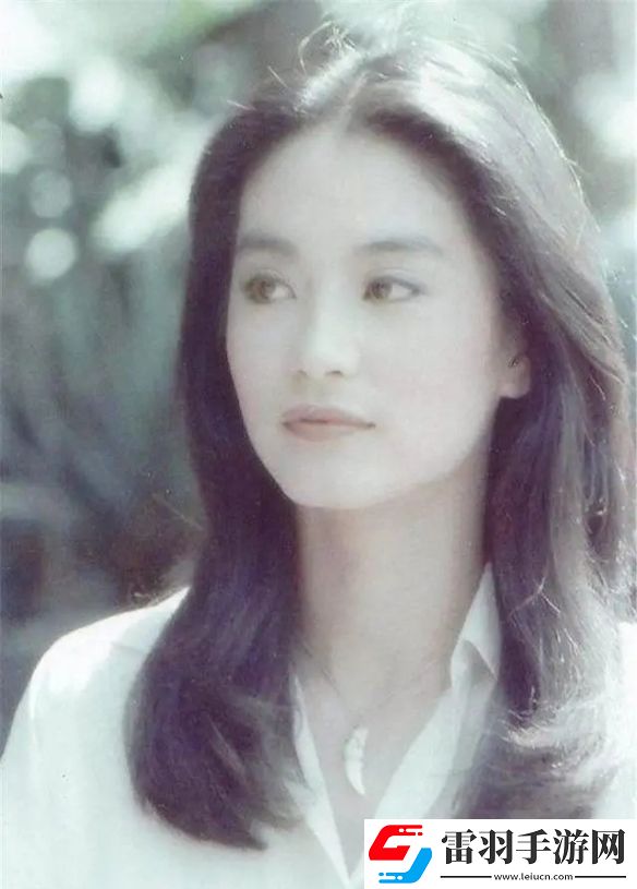 果然歲月從不敗美人！林青霞曬自己70歲生日慶生照