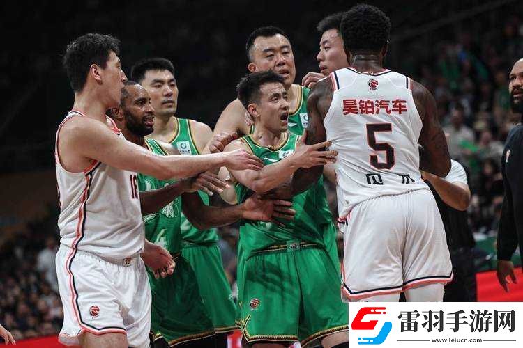 1v2三個(gè)男的是兄弟