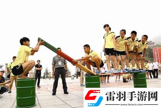 揭秘上課遭夾擊一節(jié)課的跳D體驗艱辛與樂趣的碰撞講述努力與堅持的青春故事