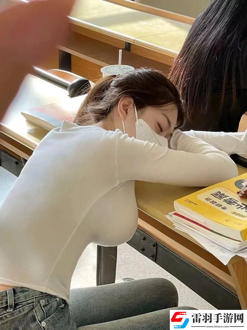 探索人性的欲望與禁忌——豐滿的女鄰居三級(jí)的深層解讀