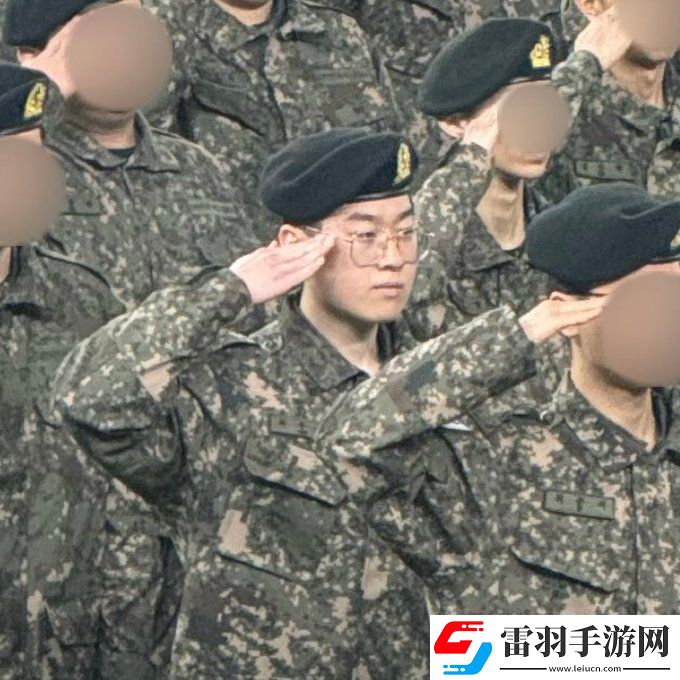 二等兵崔祐齊！忠！誠！Zeus結(jié)業(yè)照片流出